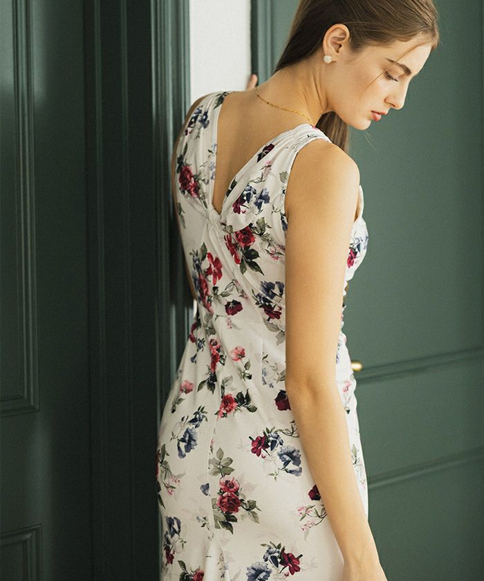 NEW! Marimekko 花柄Vネックドレス Marimekko Spring/Summer 2022 Leikkokukka Bryony dress Coming